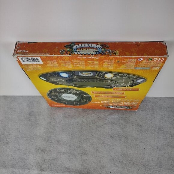 Skylanders Giants Battle Arena Display Stand W/LED Light Effects Holds 16 Figure - Picture 8 of 13